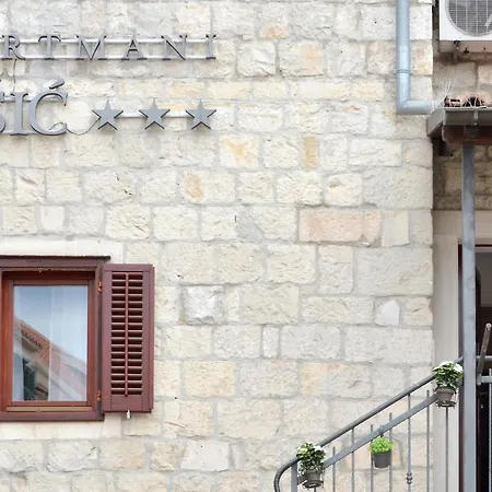 Basic 1 Apartment Split