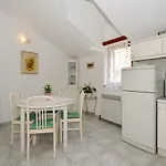 Apartment Basic 1 *